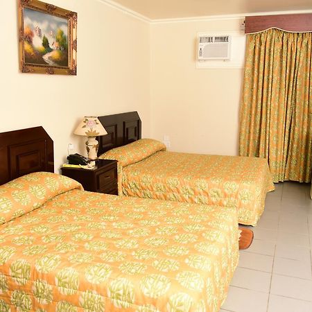 Regency Suites Hotel จอร์จทาวน์ ภายนอก รูปภาพ