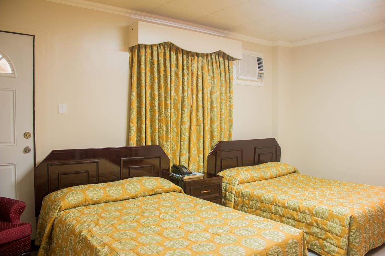 Regency Suites Hotel จอร์จทาวน์ ภายนอก รูปภาพ