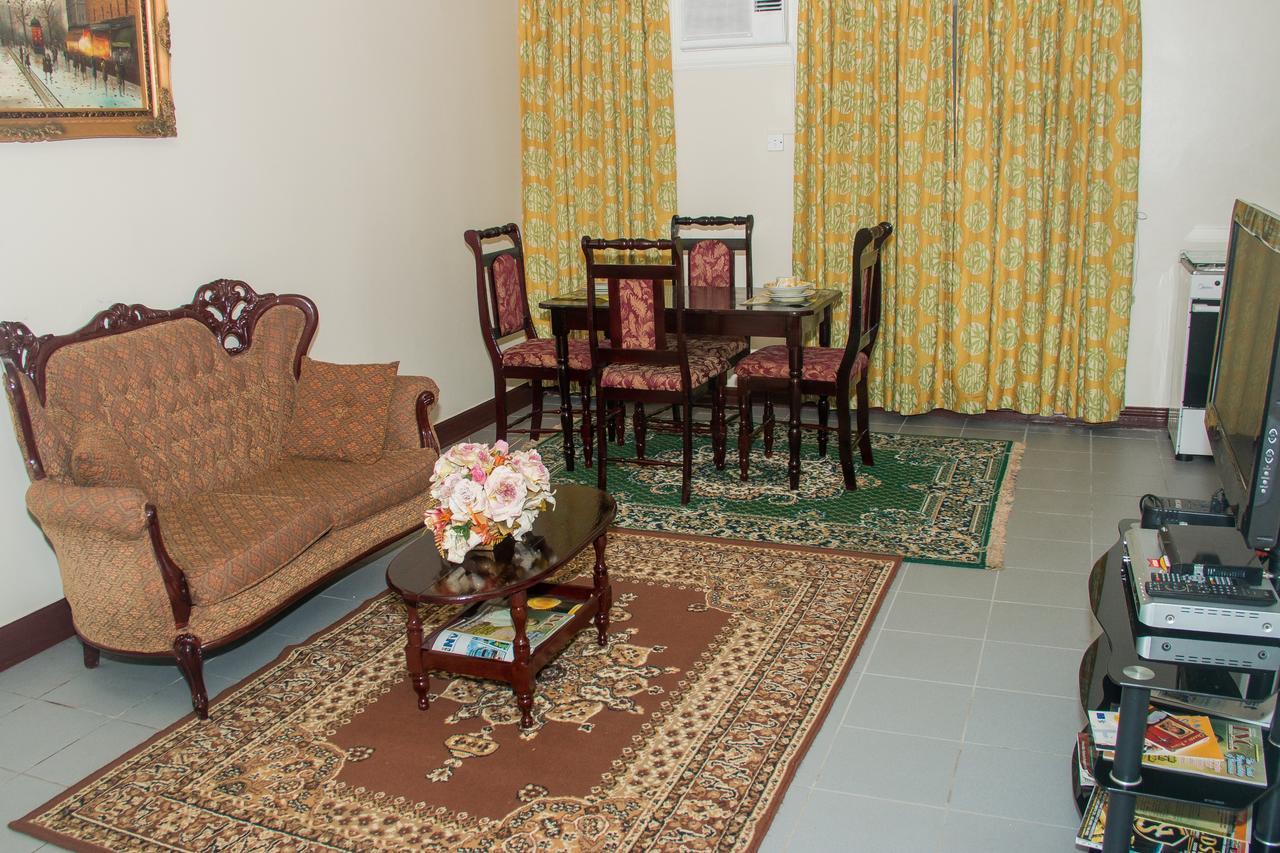 Regency Suites Hotel จอร์จทาวน์ ภายนอก รูปภาพ